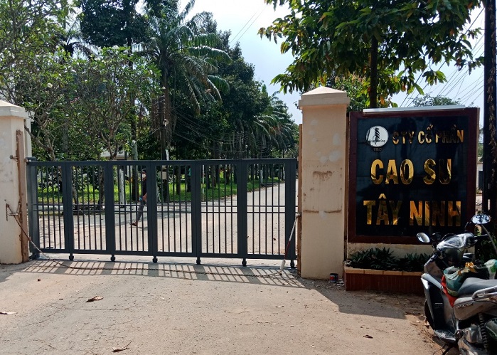 Cửa cổng lùa cong không ray treo Cty CP Cao Su Tây Ninh