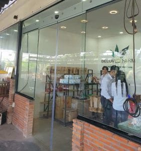 Cửa kính tự động đóng mở showroom cửa hàng