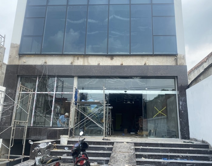 Bộ cửa kính lùa 2 cánh tự động ngân hàng tại huyện Củ Chi